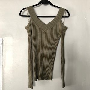 Hooked Up by Iot Juniors' Ribbed Cold-Shoulder